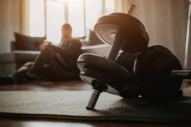 揭秘博彩主题电影中的虚假成分：现实中没有“赌神”。（揭穿博彩电影的神话：现实并无“赌神”）