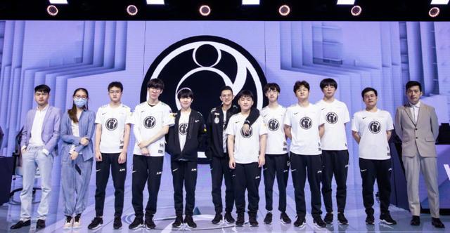 赛圈中占据 赛圈中占据